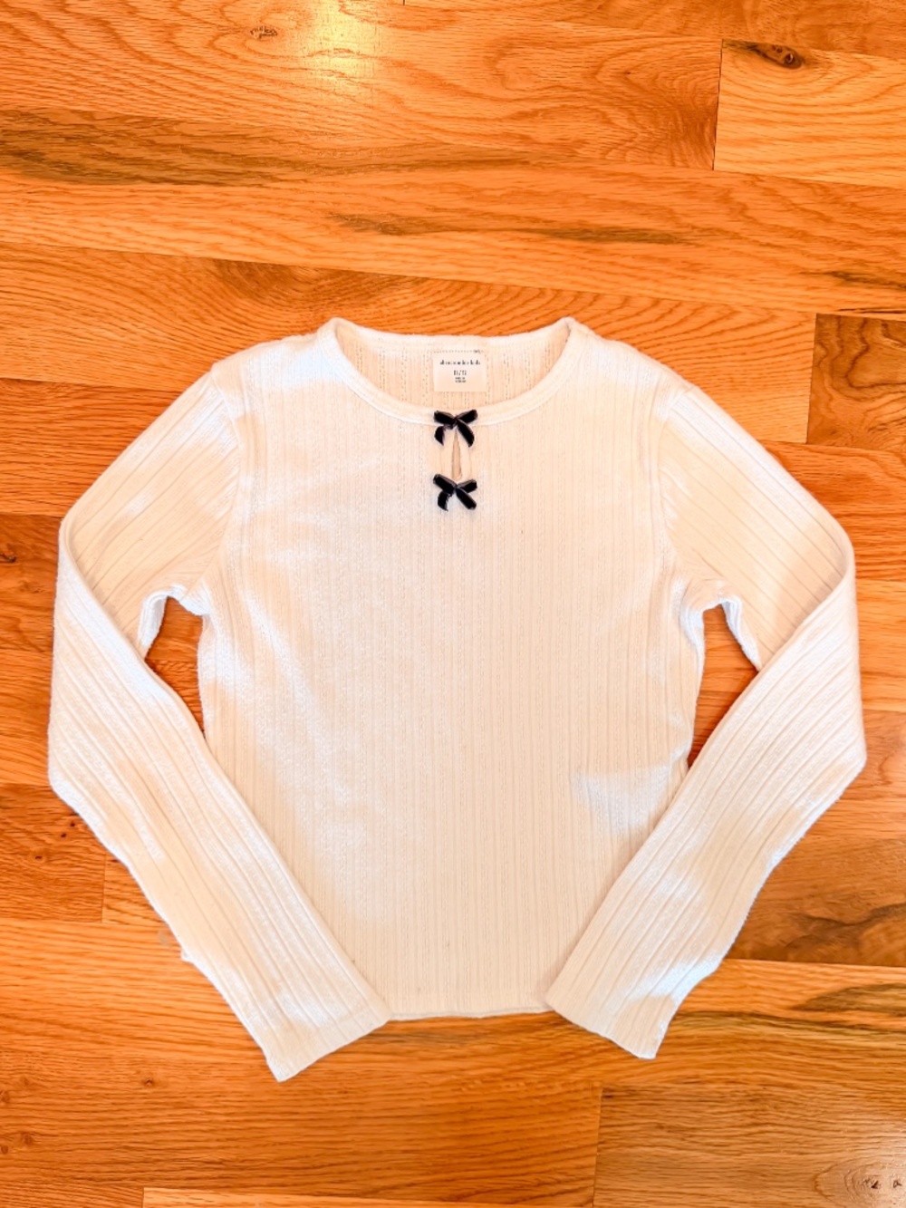 Abercrombie Kids Tan Lace Tee Shirt with Velvet Navy Bows Size 11/12